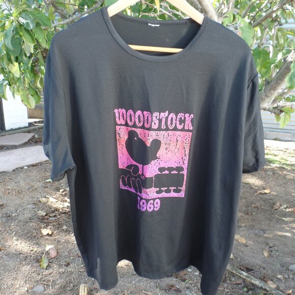 Woodstock 1969 Plus Size Tee Shirt 5X - Picture 4 of 6